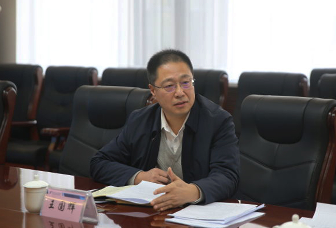 学校召开马克思主义学院建设专题研讨会